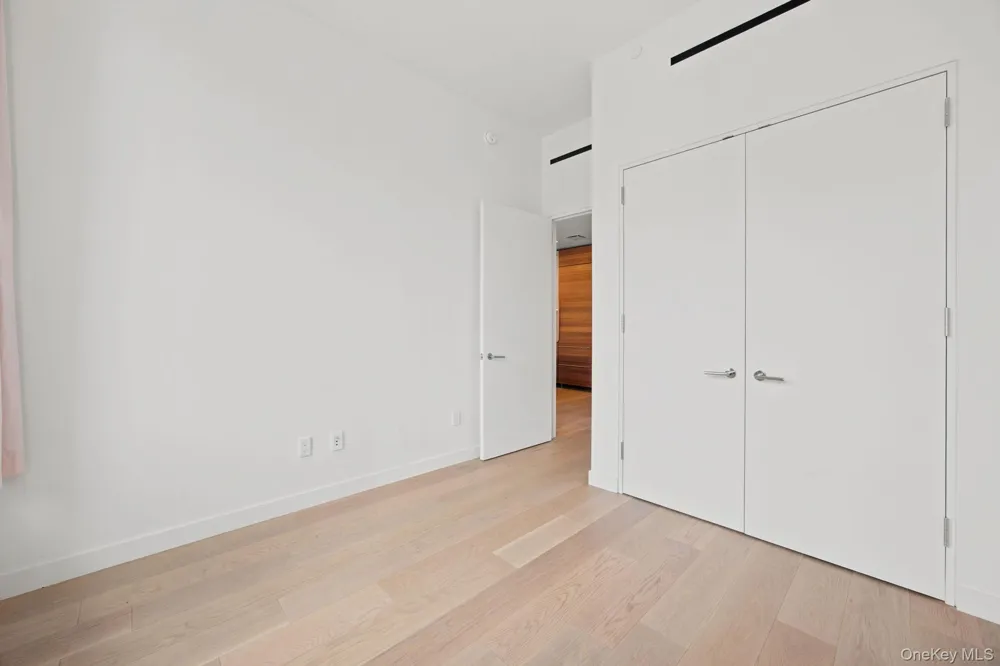 21-21 31st Street #4J Astoria, NY 11105