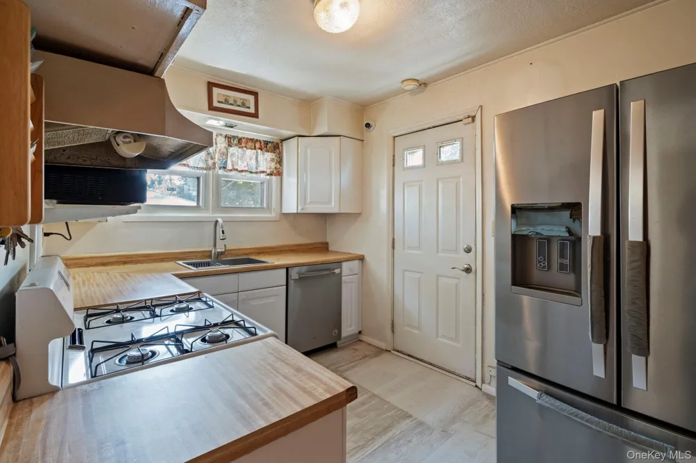 5 Prospect Street W Amityville, NY 11701