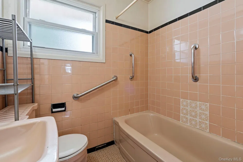 5 Prospect Street W Amityville, NY 11701