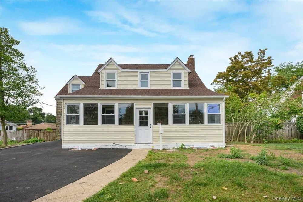 336 W Seaman Avenue Freeport, NY 11520