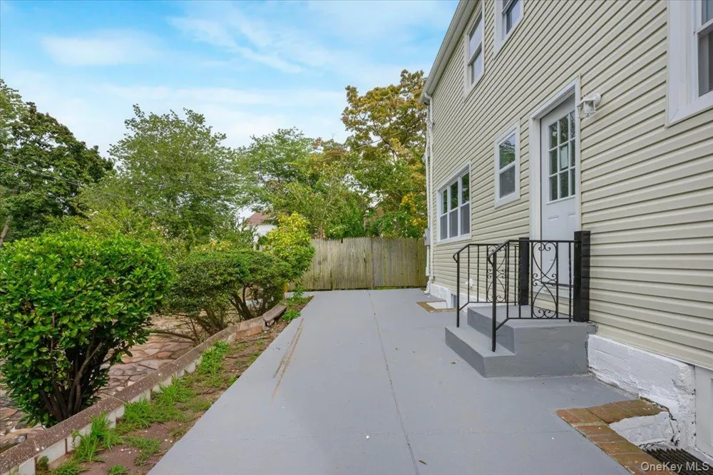 336 W Seaman Avenue Freeport, NY 11520