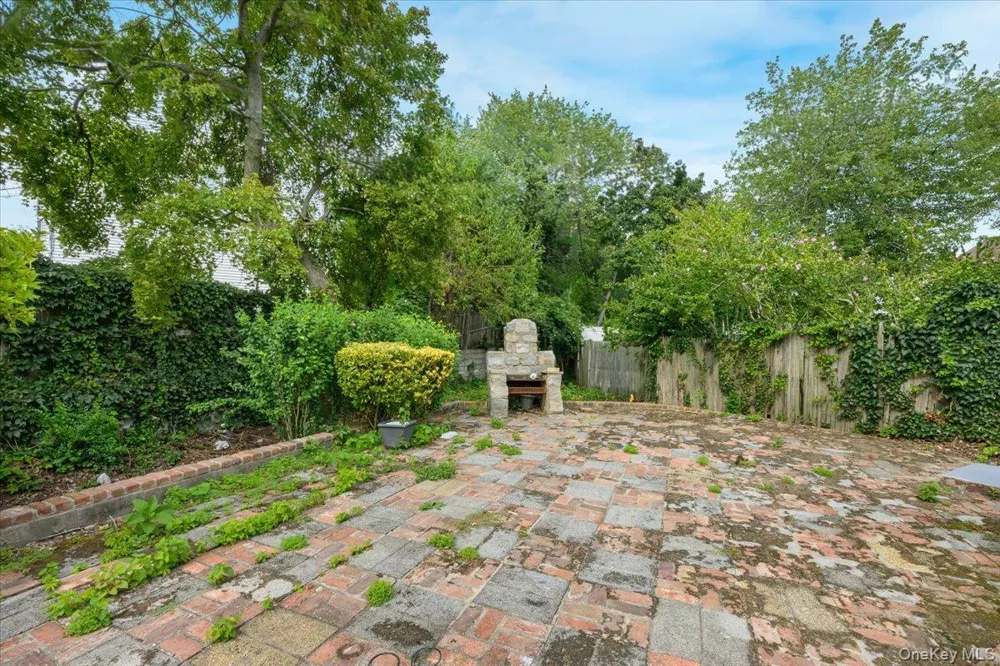 336 W Seaman Avenue Freeport, NY 11520