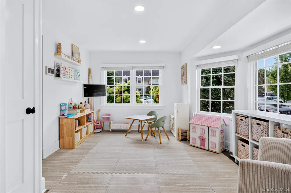 11 Cedar Place Garden City, NY 11530