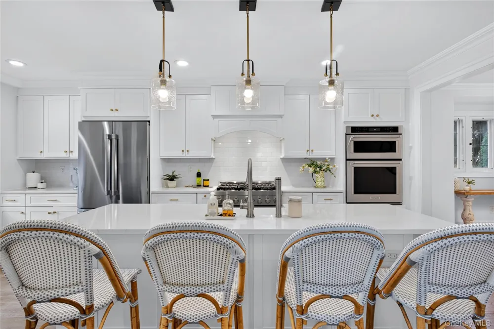 11 Cedar Place Garden City, NY 11530