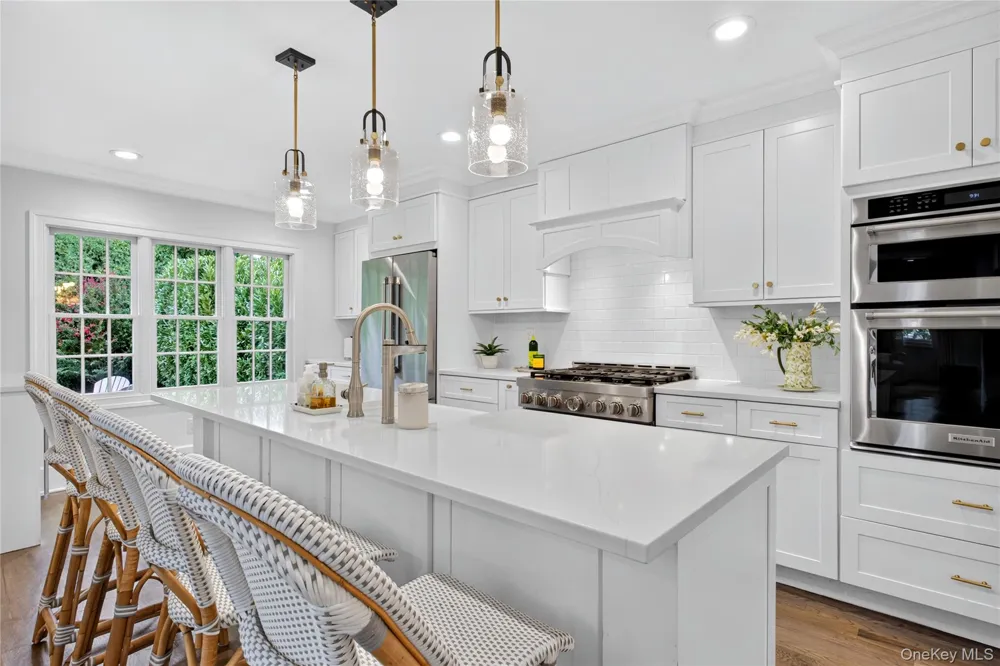11 Cedar Place Garden City, NY 11530