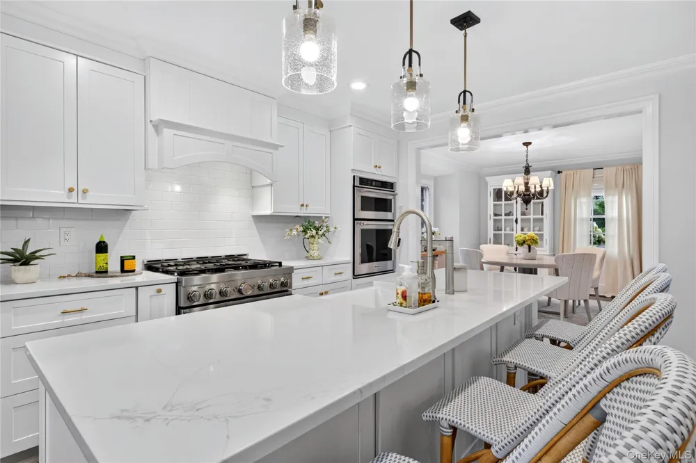 11 Cedar Place Garden City, NY 11530