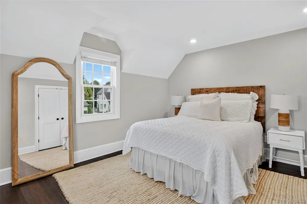 11 Cedar Place Garden City, NY 11530