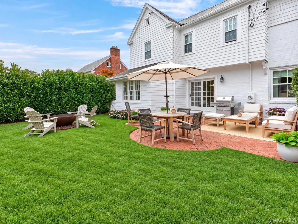 11 Cedar Place Garden City, NY 11530