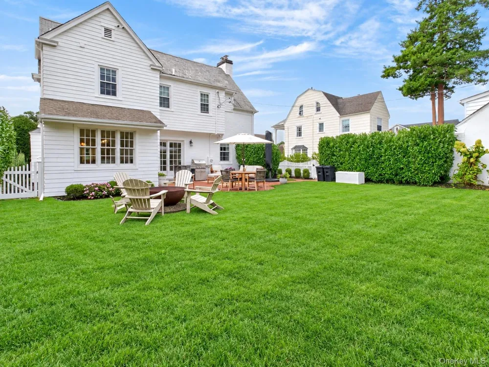 11 Cedar Place Garden City, NY 11530