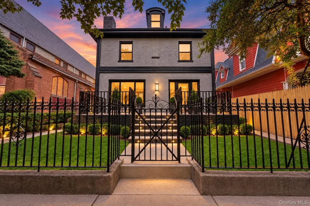 131 Arlington Avenue Brooklyn, NY 11207