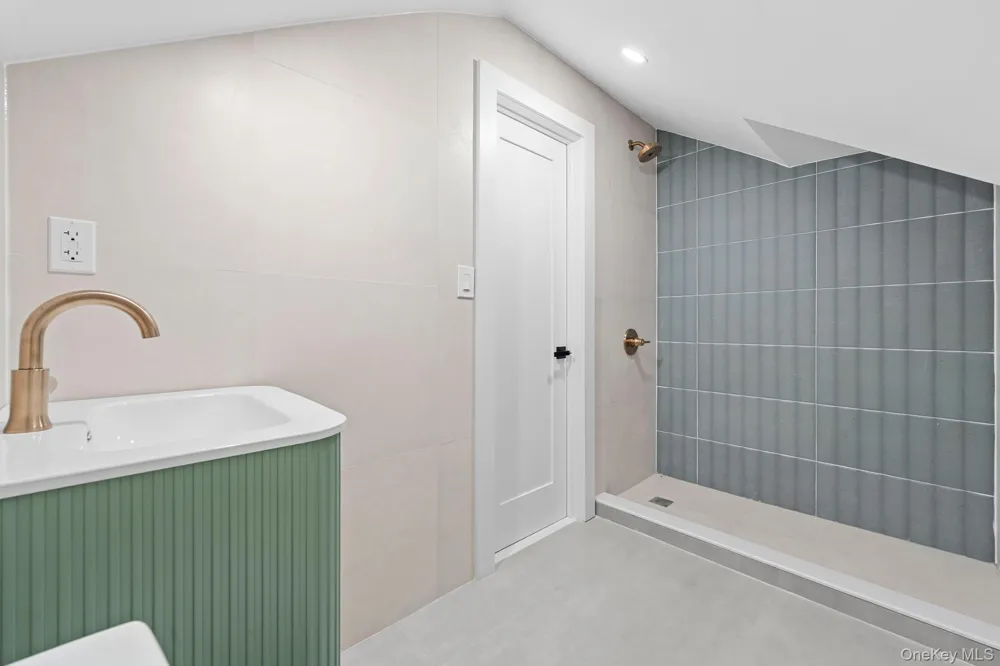 131 Arlington Avenue Brooklyn, NY 11207