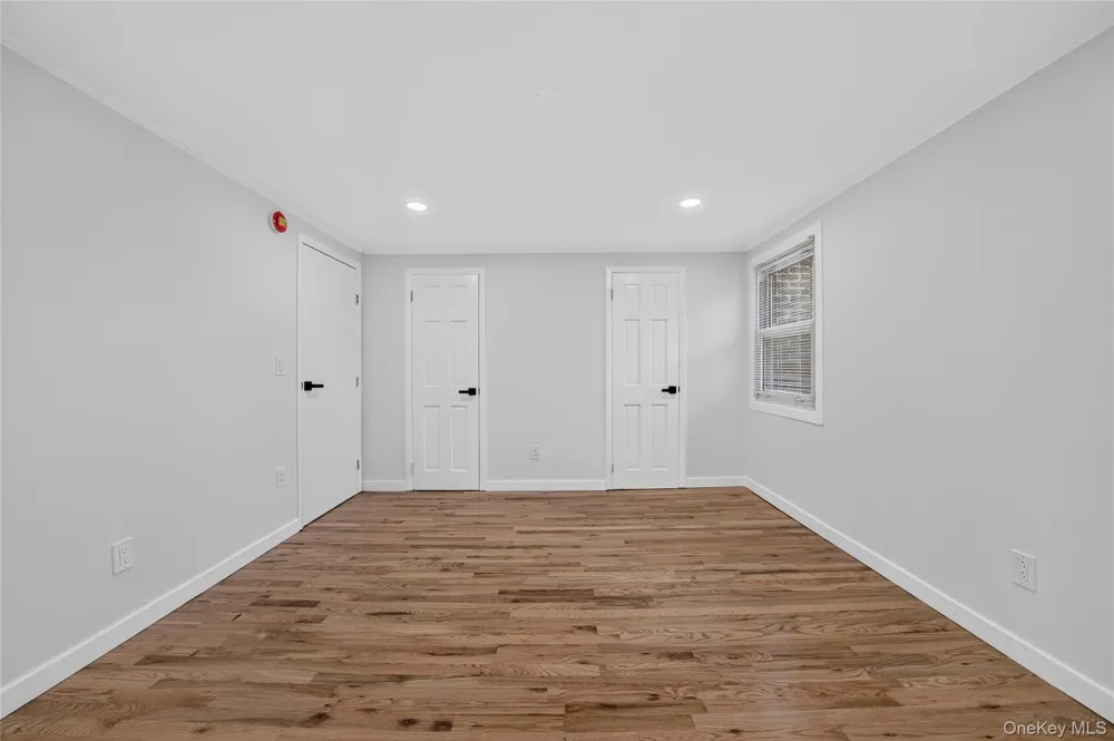 10 Field Place Huntington Station, NY 11746