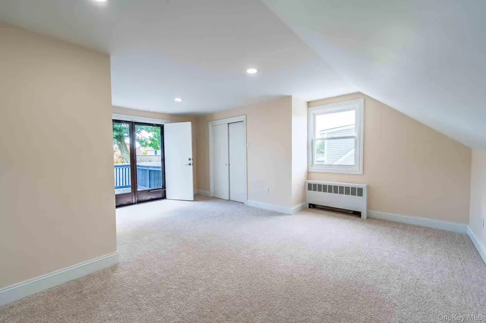 27 Park Lane Bethpage, NY 11714