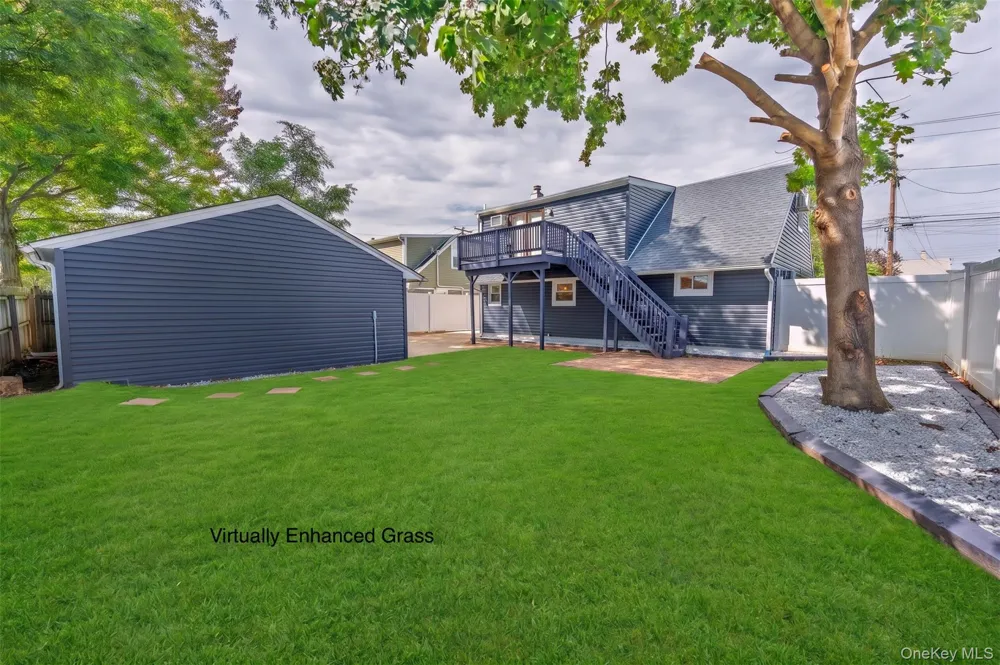 27 Park Lane Bethpage, NY 11714