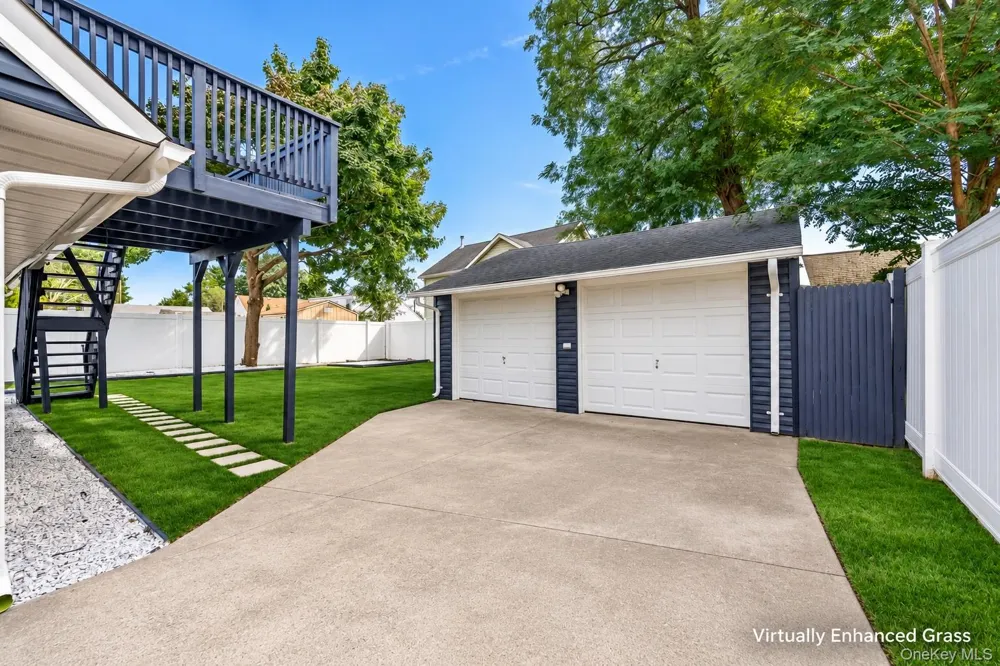 27 Park Lane Bethpage, NY 11714