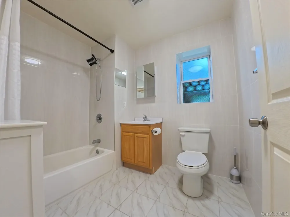 220-03 64th Avenu #1FL Oakland Gardens, NY 11364