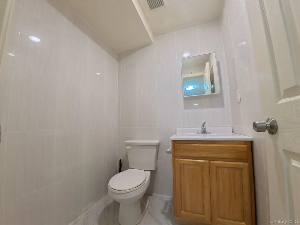 220-03 64th Avenu #1FL Oakland Gardens, NY 11364