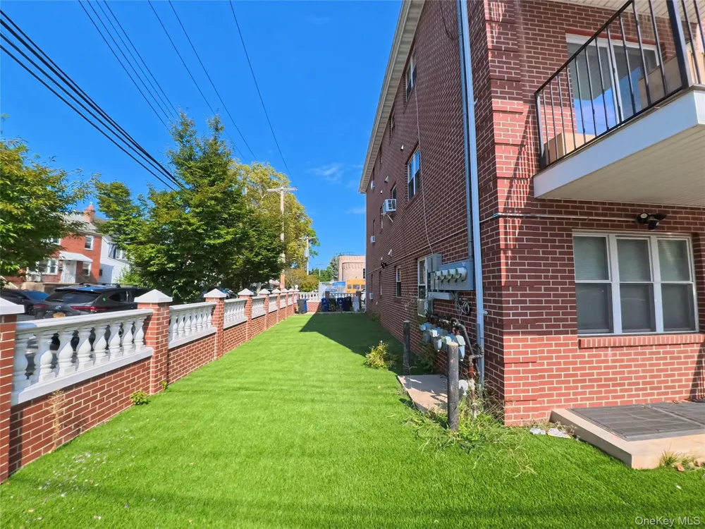 220-03 64th Avenu #1FL Oakland Gardens, NY 11364