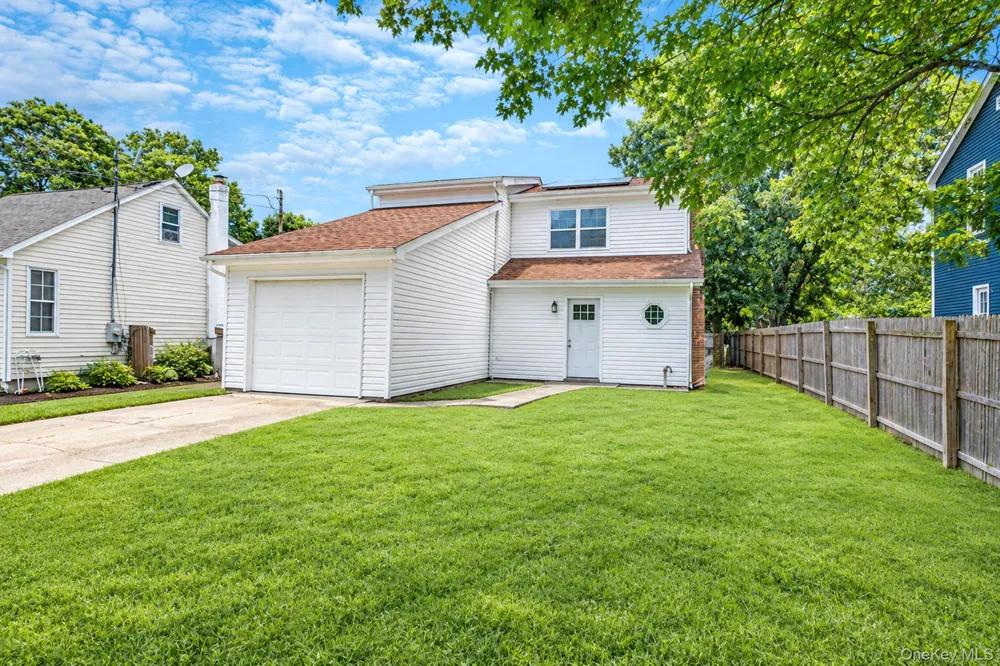 35 Lombardy Drive Shirley, NY 11967