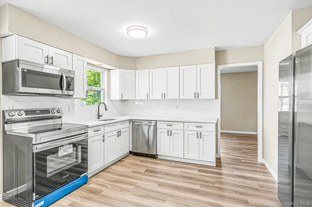 35 Lombardy Drive Shirley, NY 11967