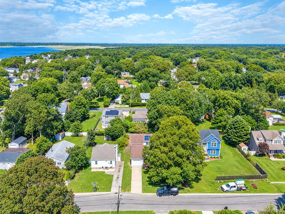 35 Lombardy Drive Shirley, NY 11967