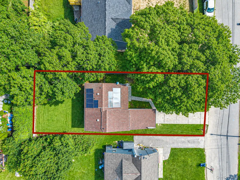 35 Lombardy Drive Shirley, NY 11967