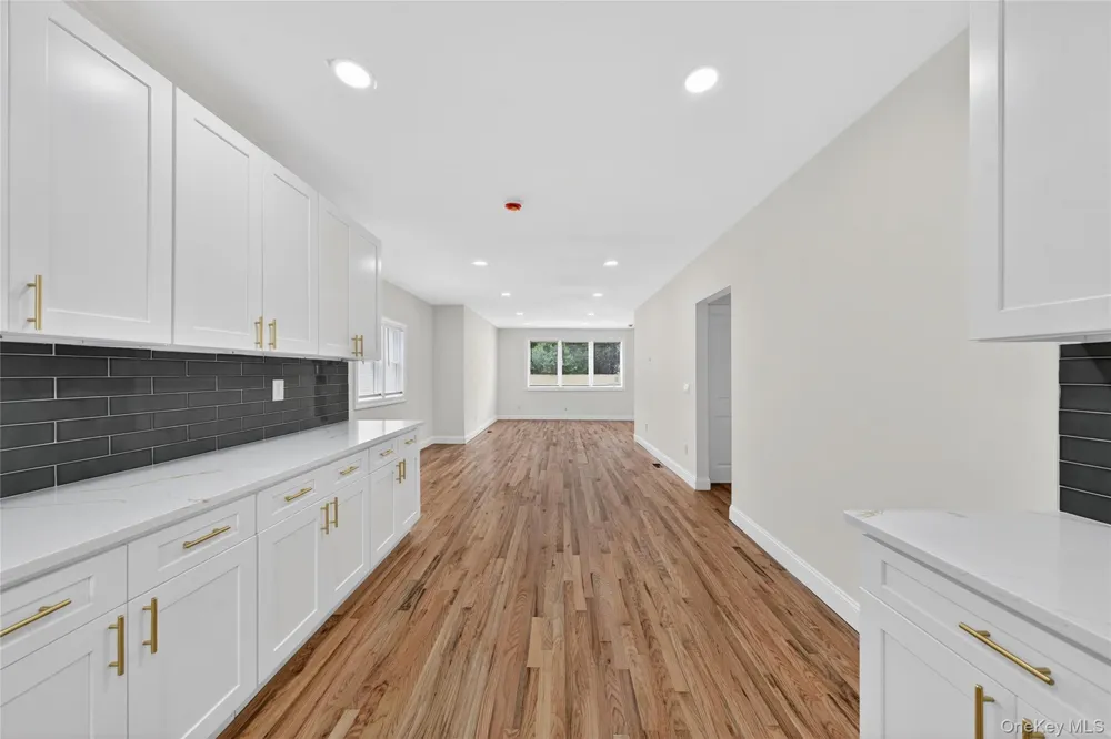 15 Grand Place Huntington Station, NY 11746