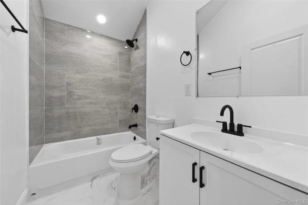 15 Grand Place Huntington Station, NY 11746