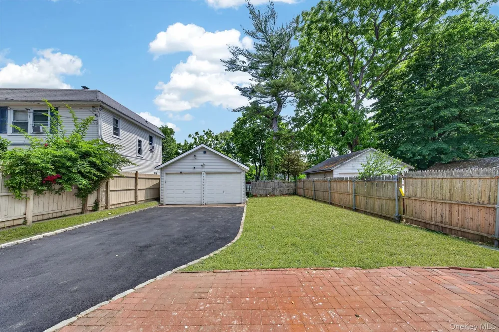 15 Grand Place Huntington Station, NY 11746