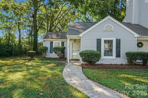 1542 Hunt Club Court