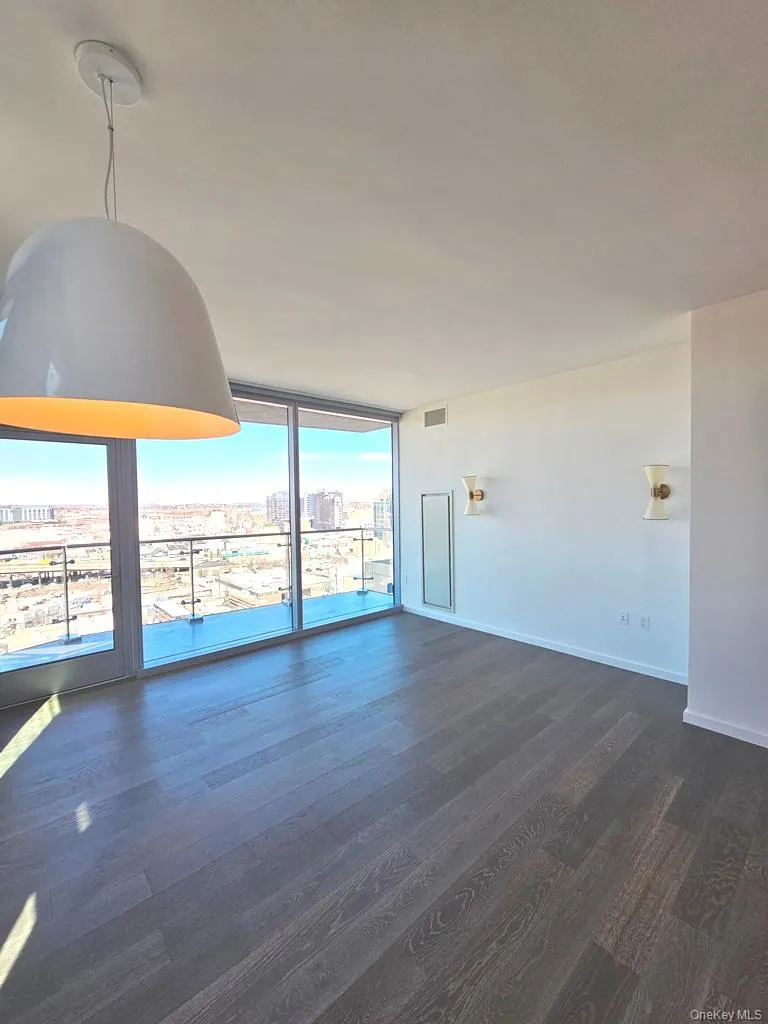 133-36 37th Avenue #11F Flushing, NY 11354