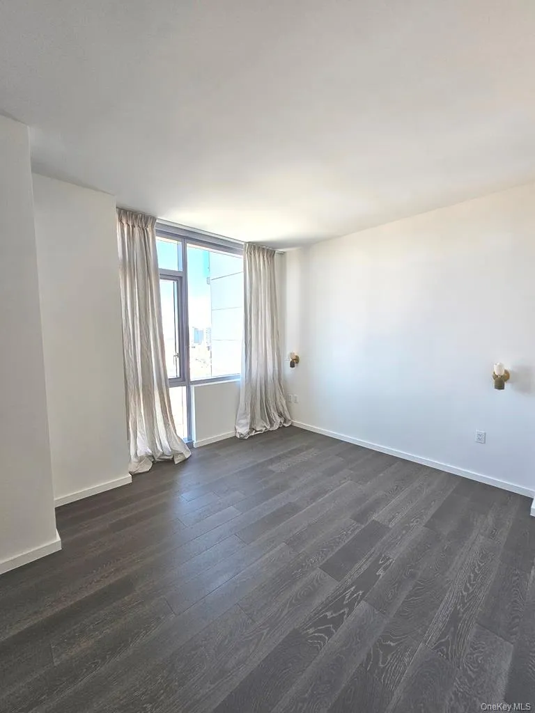 133-36 37th Avenue #11F Flushing, NY 11354