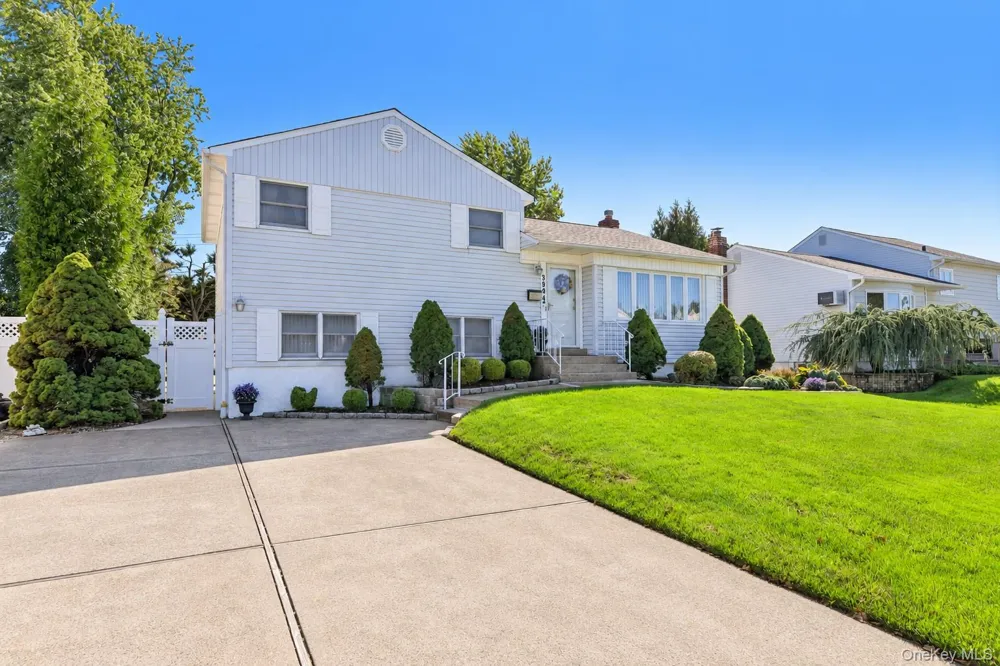 3994 Daleview Avenue Seaford, NY 11783