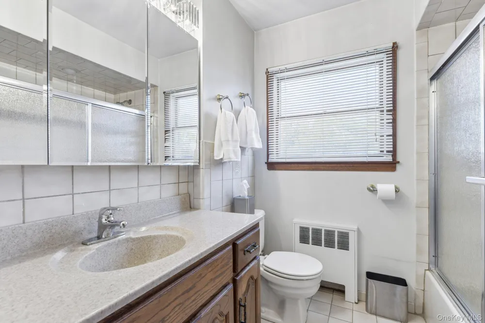 3994 Daleview Avenue Seaford, NY 11783