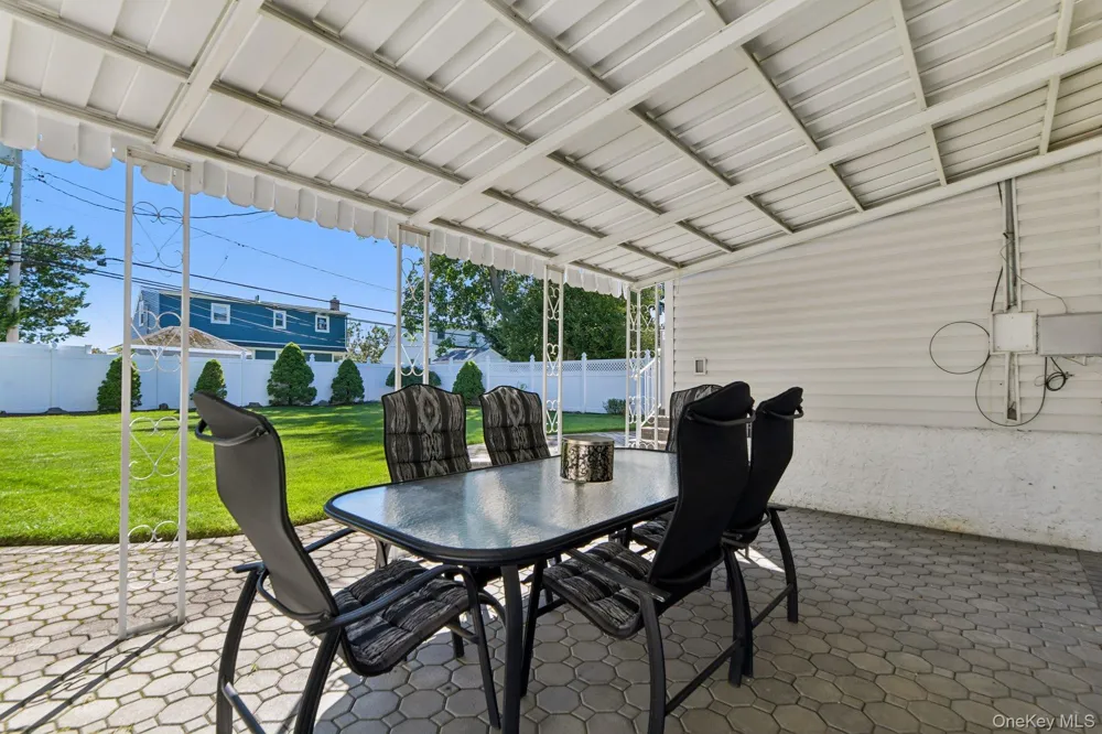 3994 Daleview Avenue Seaford, NY 11783