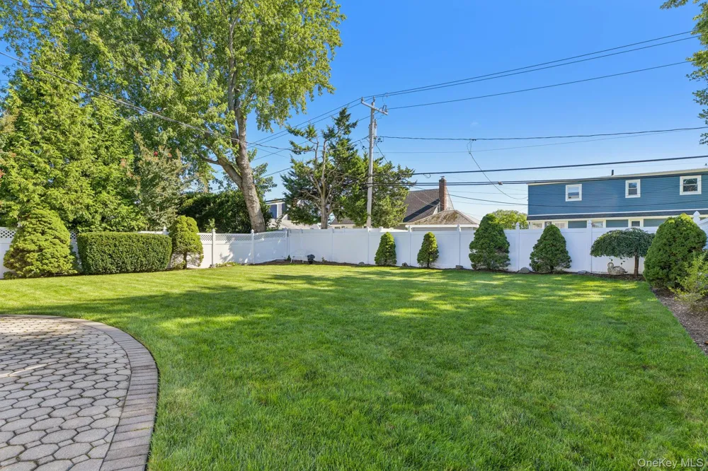3994 Daleview Avenue Seaford, NY 11783