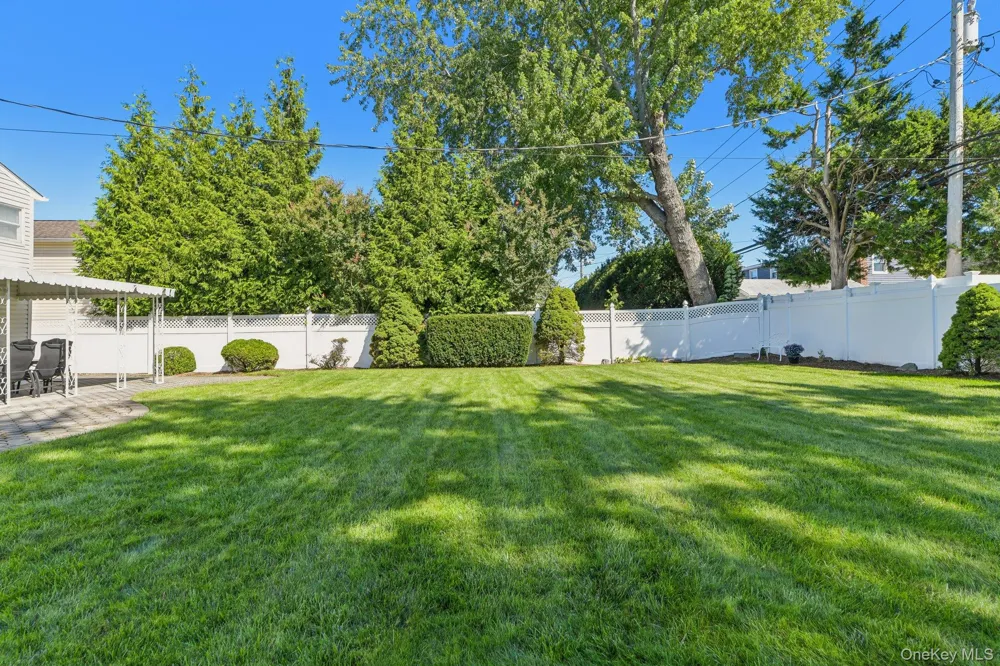 3994 Daleview Avenue Seaford, NY 11783