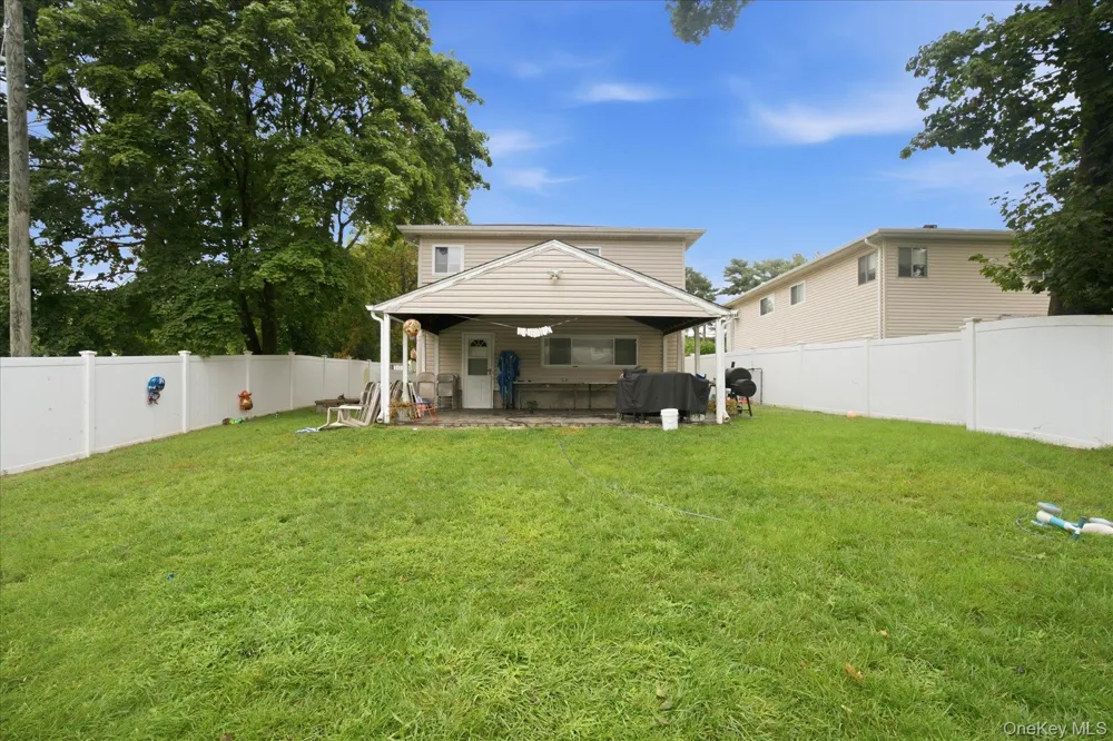 5 Segrove Place Huntington Station, NY 11746