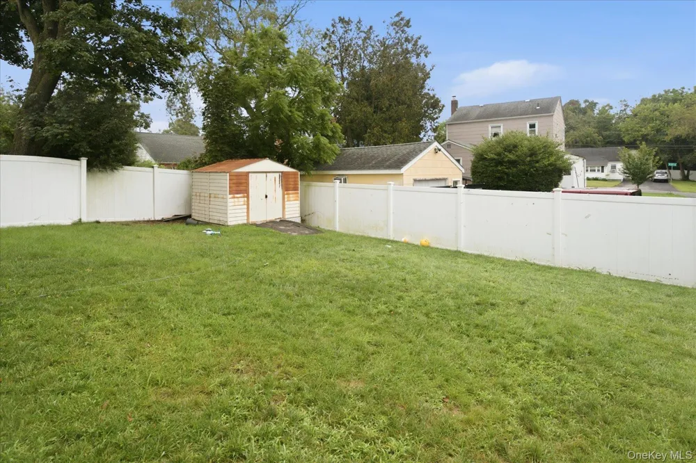 5 Segrove Place Huntington Station, NY 11746