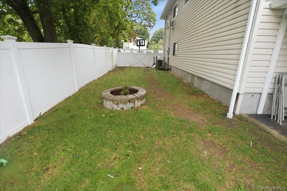5 Segrove Place Huntington Station, NY 11746