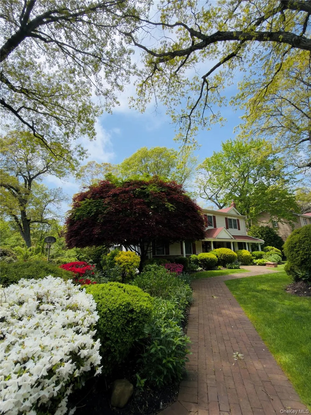 38 McCulloch Drive Dix Hills, NY 11746