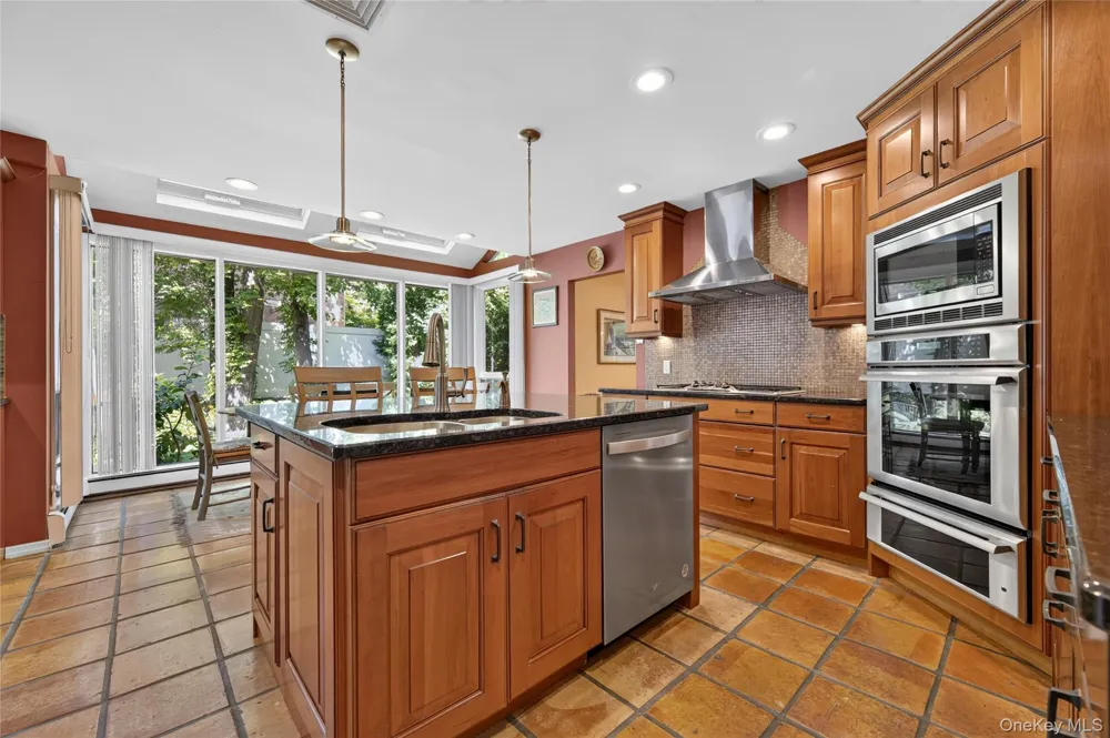 38 McCulloch Drive Dix Hills, NY 11746