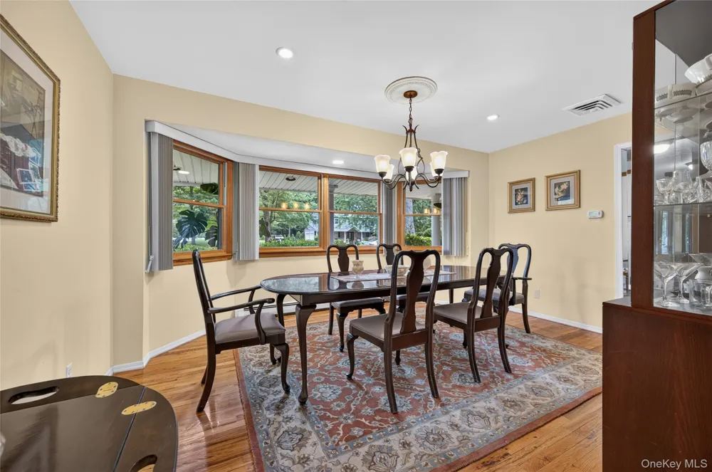 38 McCulloch Drive Dix Hills, NY 11746