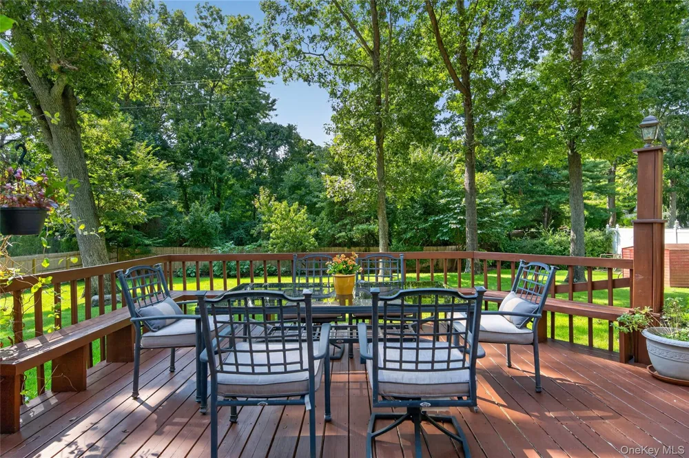 38 McCulloch Drive Dix Hills, NY 11746
