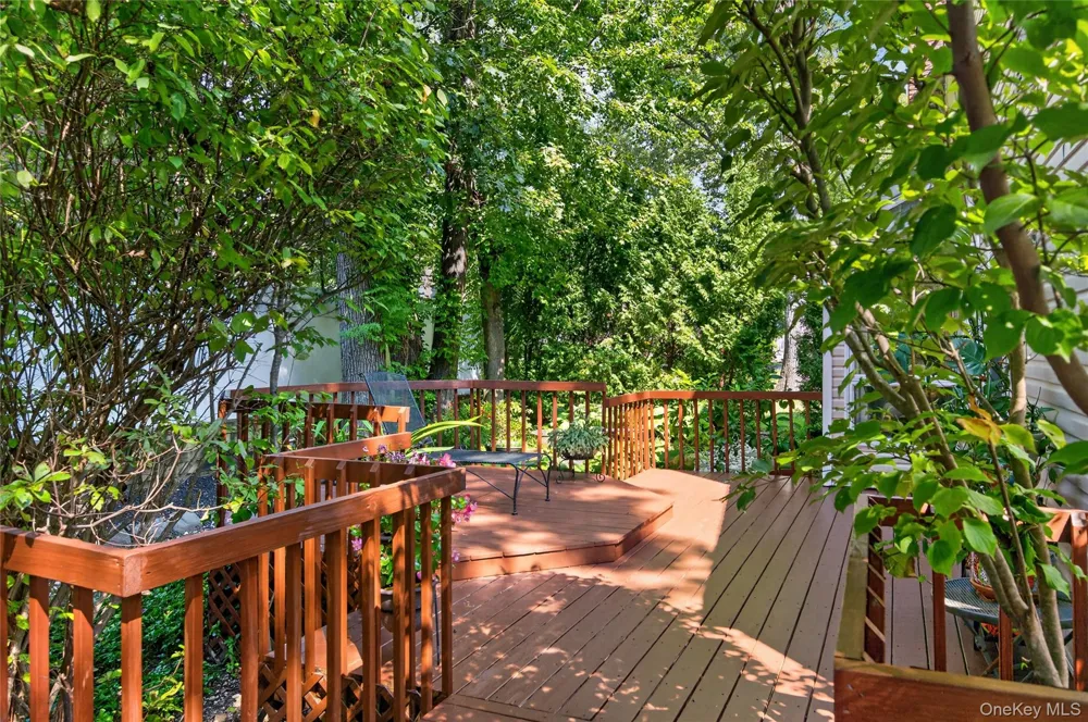 38 McCulloch Drive Dix Hills, NY 11746