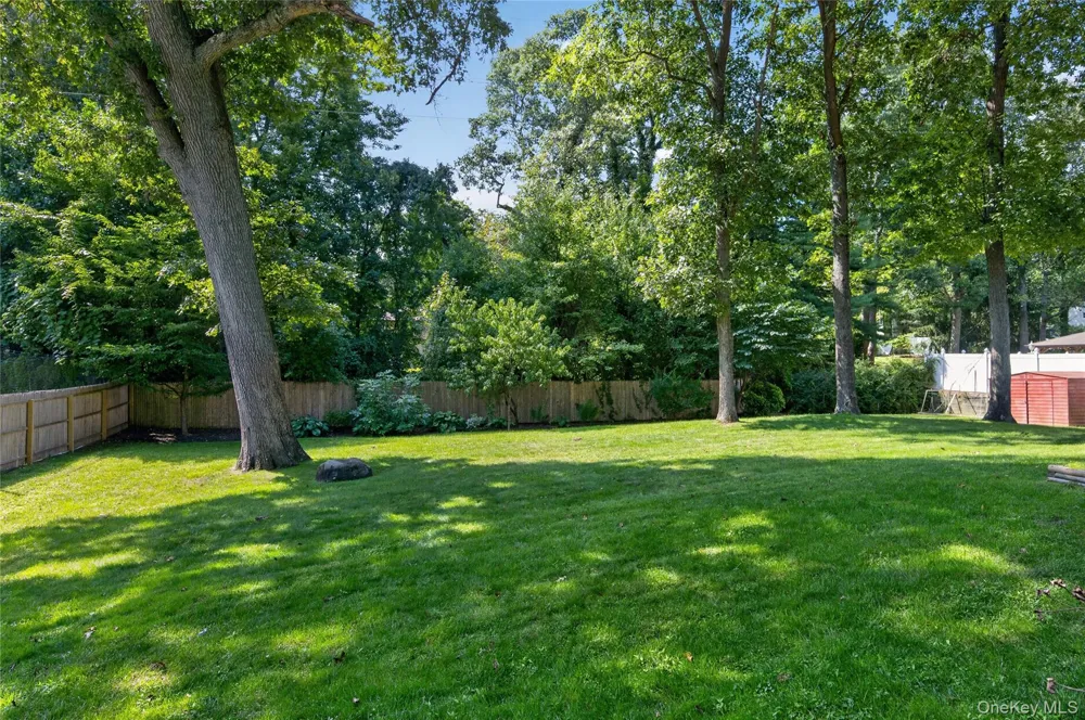 38 McCulloch Drive Dix Hills, NY 11746
