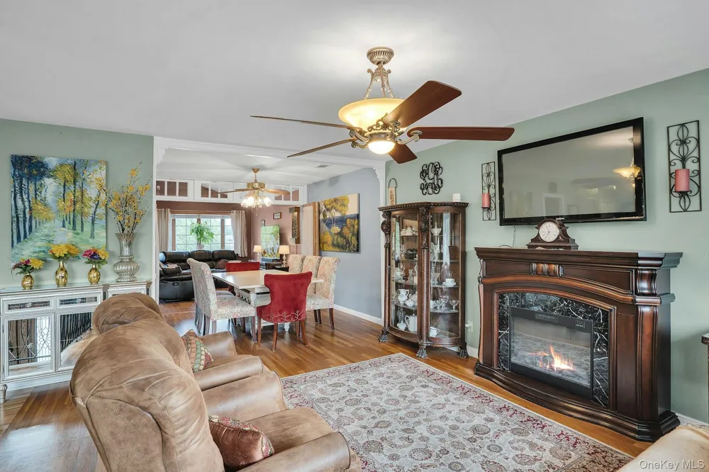 39 Pawnee Drive Commack, NY 11725