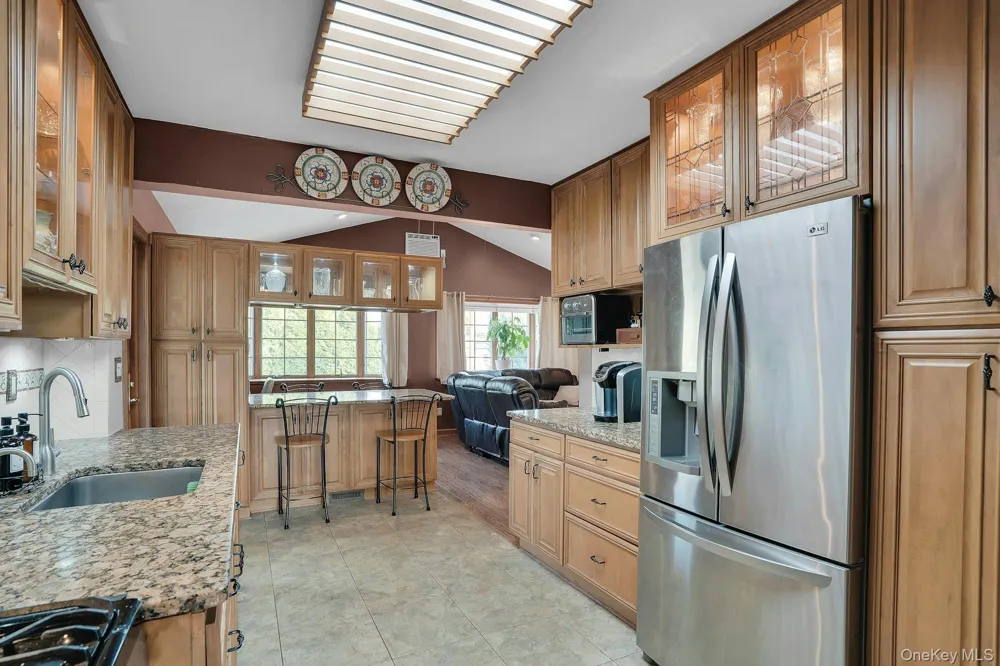 39 Pawnee Drive Commack, NY 11725