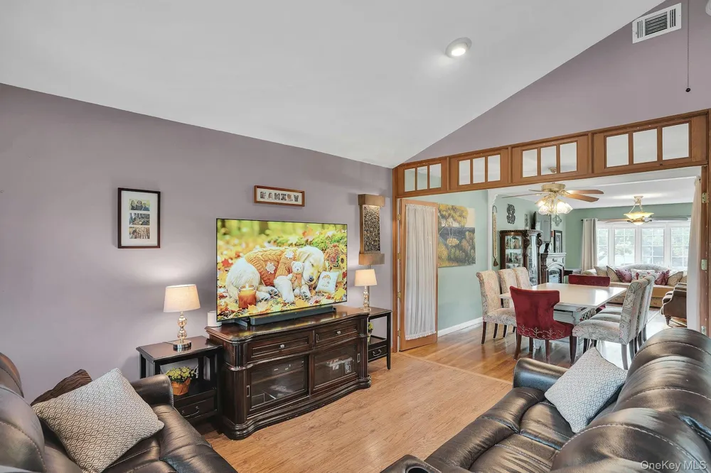 39 Pawnee Drive Commack, NY 11725