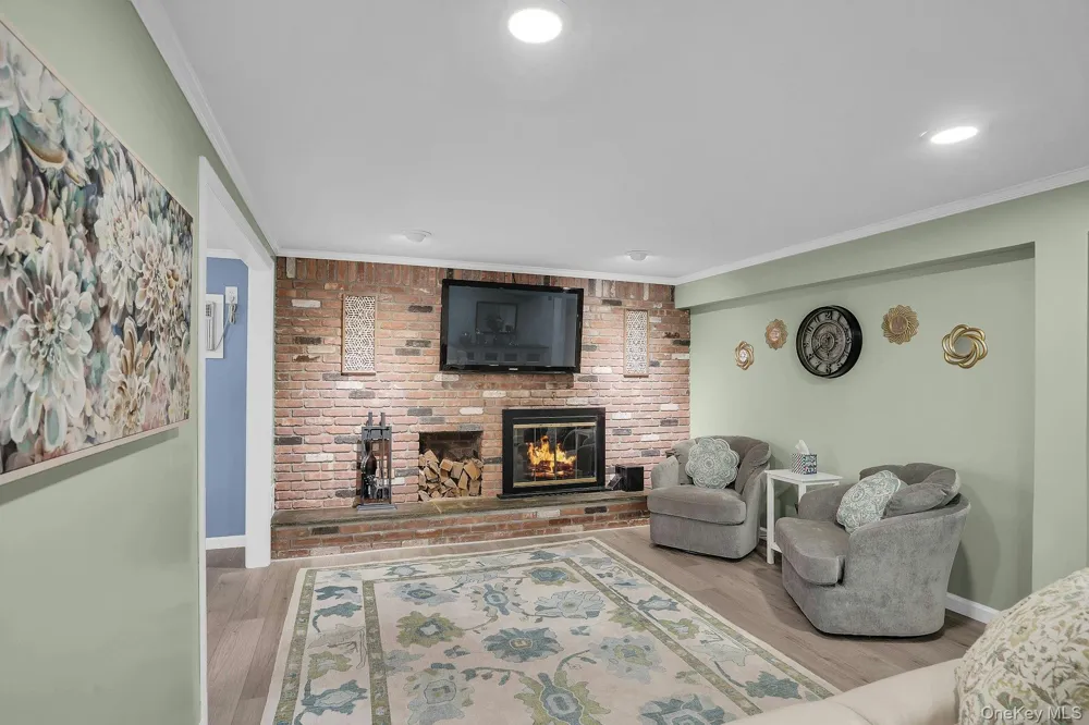 39 Pawnee Drive Commack, NY 11725